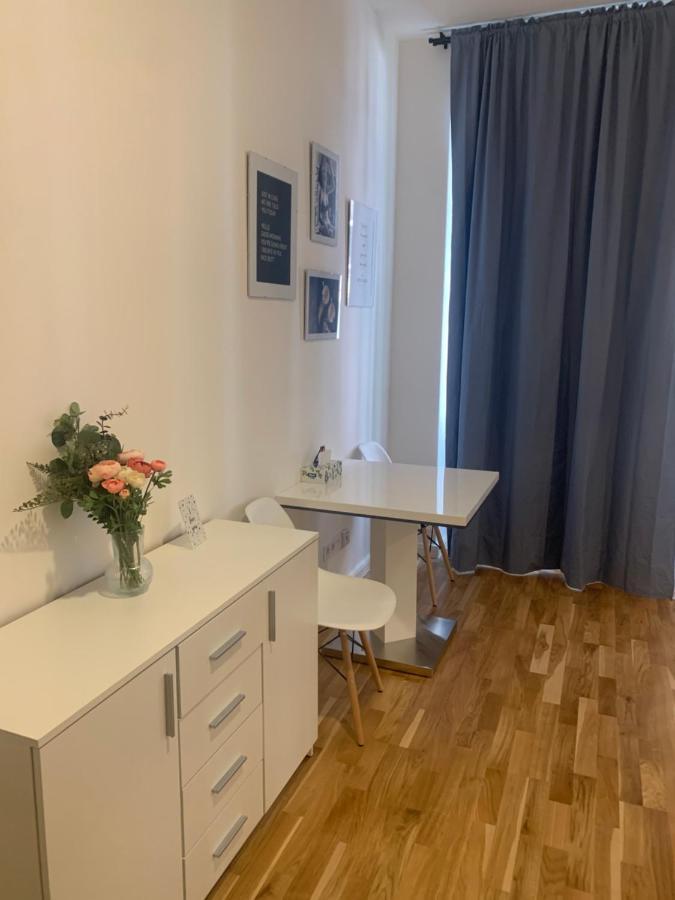 New Apartments Chain Florenc Prag Exterior foto